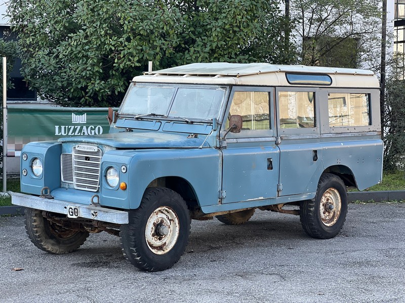 Land Rover auto d'epoca in vendita a Brescia da Luzzago 1975